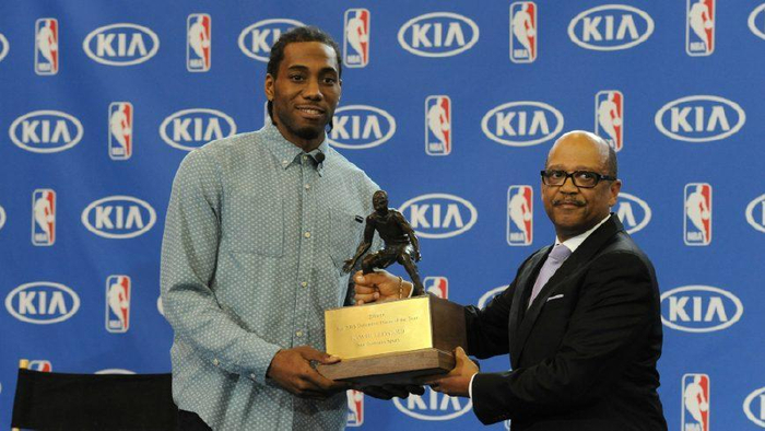 篮球火箭球队连续两场胜利庆祝