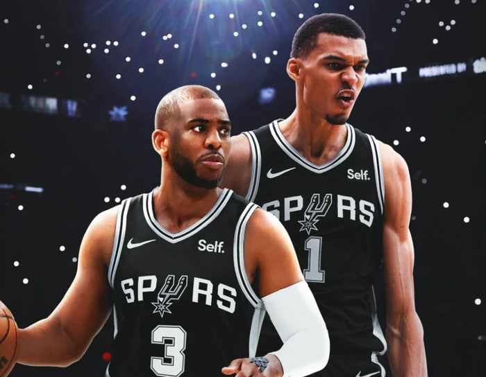 亚伦·贾吉以 52 轰打破当时的大联盟新秀本垒打纪录