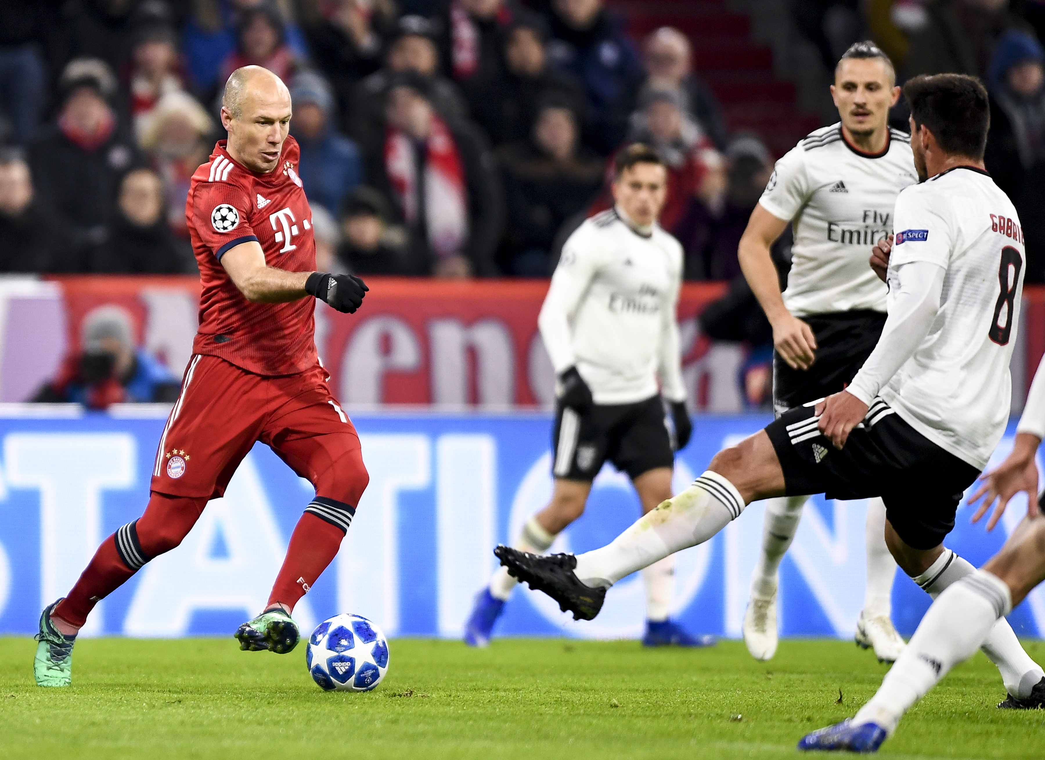 巅峰皇城赛S5，组队启动！角逐永久杀敌增益称号，九鼎夺冠庆典加磅！