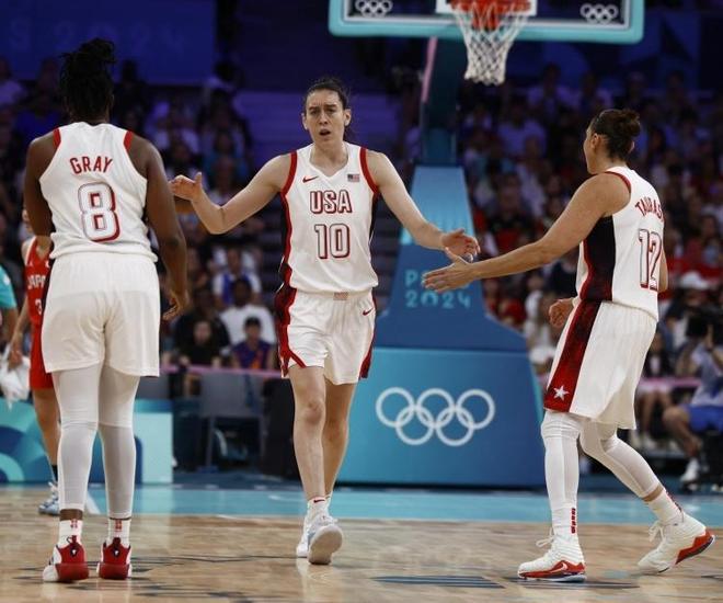 公牛开局5胜0负后4胜9负，排名从东部第一跌至第十