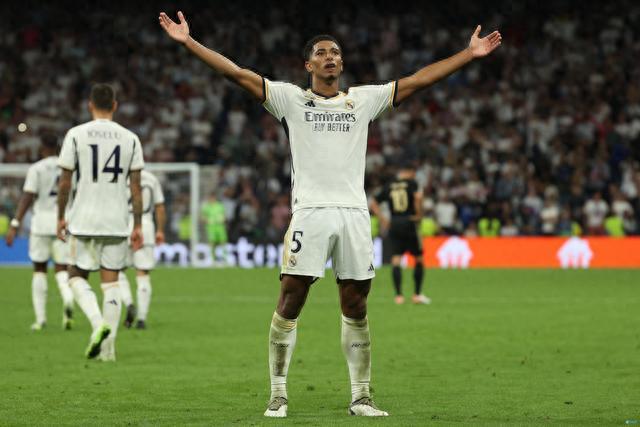 竞争世一左？门德斯两回合锁死萨拉赫23次对抗成