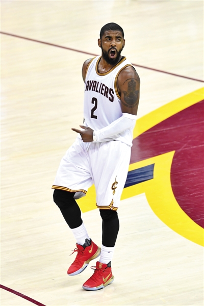 哈登：现如今每个人都在用后撤步，这绝对是我引以为傲的一点