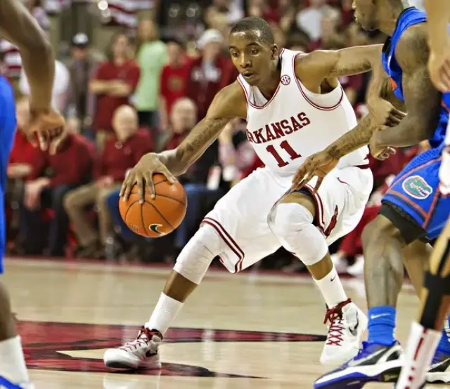 SGA26+8雷霆险胜快船6连胜 小卡25+10失关键球哈登17+8